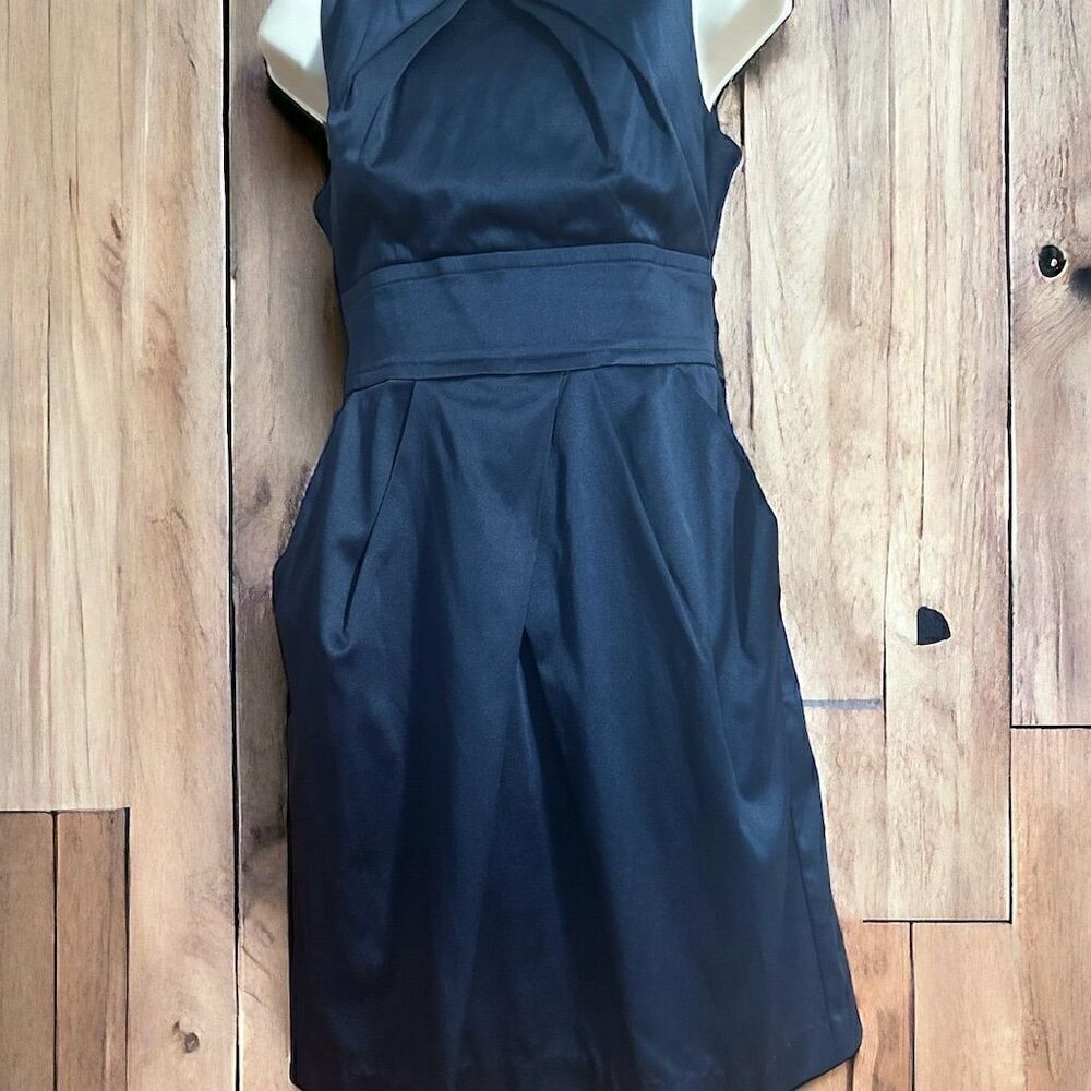 Teeze Me Juniors Size 9 Blue Satin V-Neck Sleeveless Cocktail Dress with Pockets